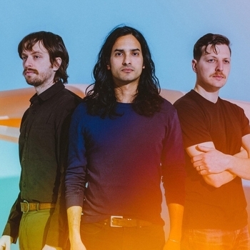 Fluttering In The Floodlights (Single 2019)