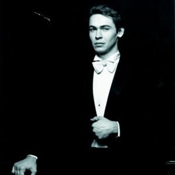 Chopin: Piano Concerto No. 2 in F Minor, Op. 21 - I. Maestoso 