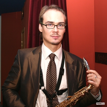 Deepest blue feat Syntheticsax - Give it away (radio edit)